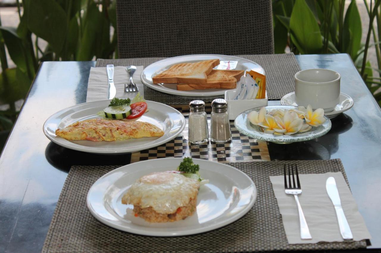 Adi Dharma Hotel Legian Екстер'єр фото
