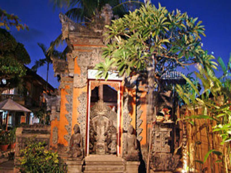 Adi Dharma Hotel Legian Екстер'єр фото