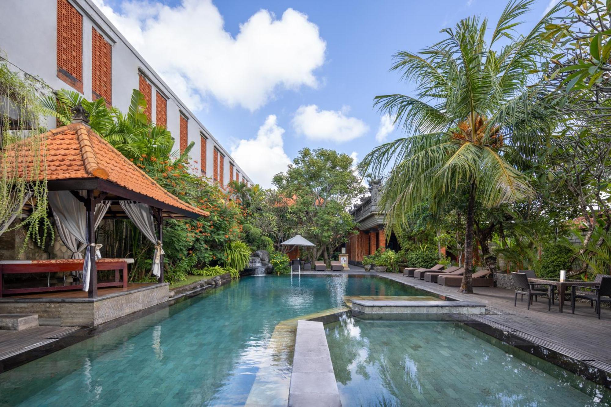 Adi Dharma Hotel Legian Екстер'єр фото