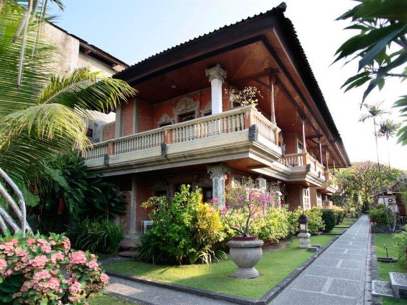 Adi Dharma Hotel Legian Екстер'єр фото