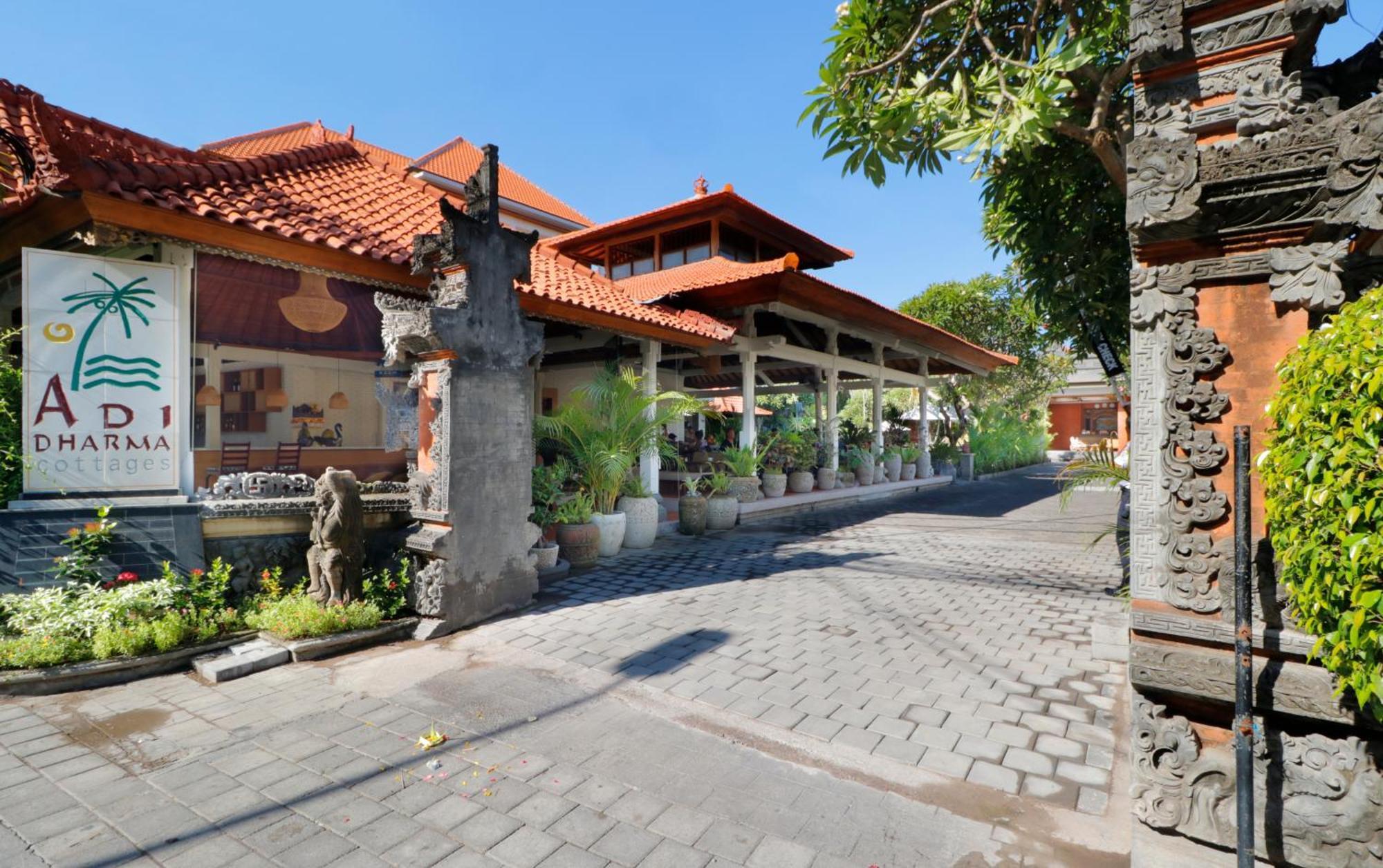 Adi Dharma Hotel Legian Екстер'єр фото